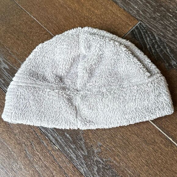 The north face youth beanie toboggan size medium gray fuzzy warm cozy ski snow w - Picture 3 of 7